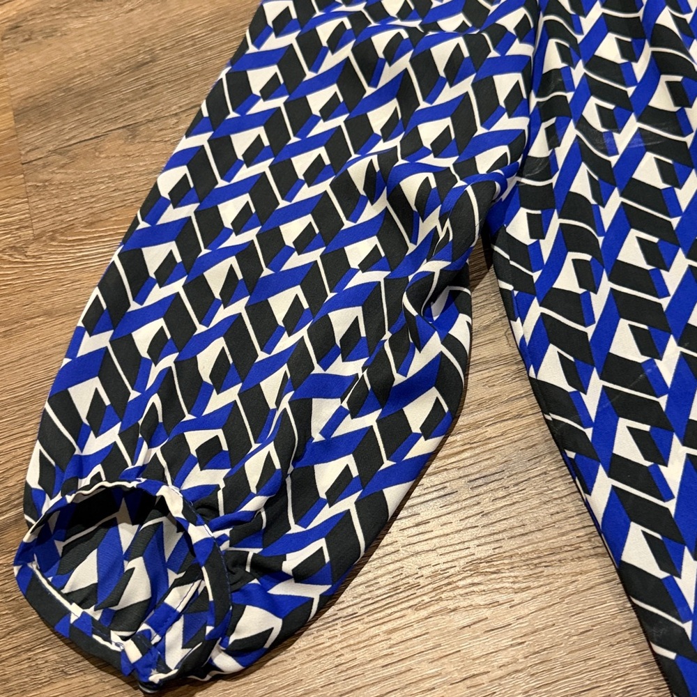 Banana Republic Blue and Black Geometric Peasant Blouse - Picture 5 of 7
